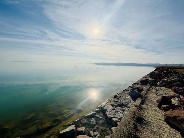 Eladó telek, Balatonkenesén 6500 M Ft / költözzbe.hu