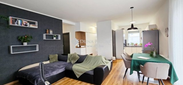 Eladó családi ház, Szombathelyen 85.9 M Ft, 4 szobás