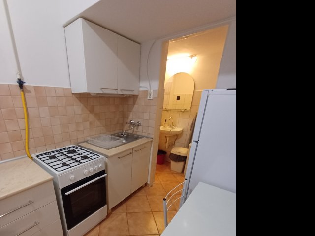 Kiadó téglalakás, albérlet, VI. kerületben, Nagymező utcában