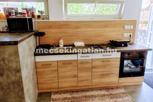 Kiadó téglalakás, albérlet, Pécsett 250 E Ft / hó, 1 szobás