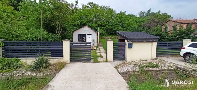 Eladó családi ház, Mogyoródon 35.9 M Ft, 2 szobás