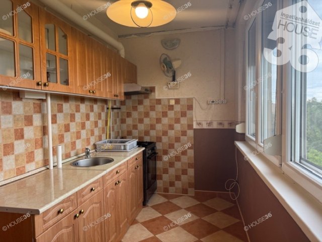 Eladó panellakás, Kiskunfélegyházán 30 M Ft, 2 szobás