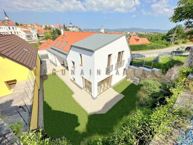 Eladó családi ház, Veszprémben 158 M Ft, 5 szobás