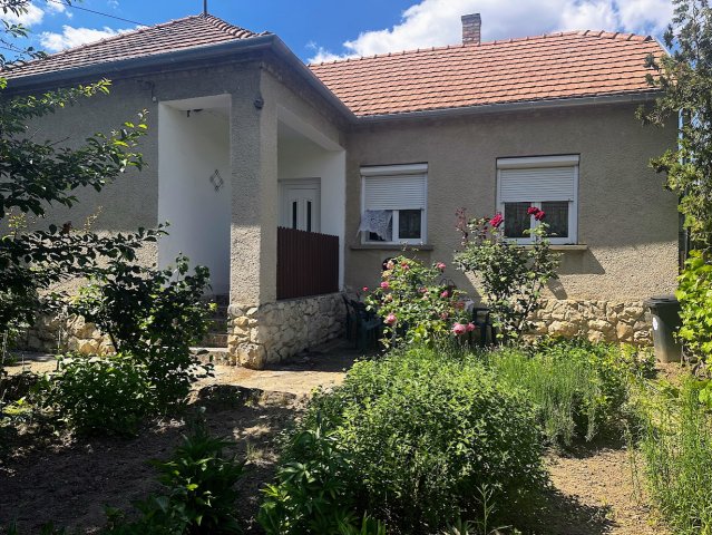 Eladó családi ház, Gyömörén 37 M Ft, 2 szobás