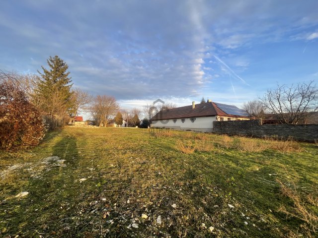 Eladó telek, Bakonykútiban 30 M Ft / költözzbe.hu
