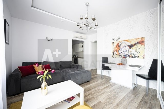 Kiadó téglalakás, albérlet, Szegeden 190 E Ft / hó, 2 szobás