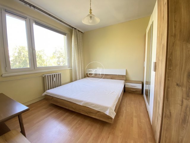 Kiadó panellakás, albérlet, Szegeden 145 E Ft / hó, 2 szobás