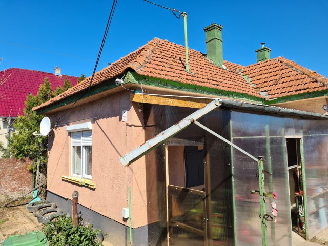 Eladó családi ház, Örkényen 27 M Ft, 2 szobás