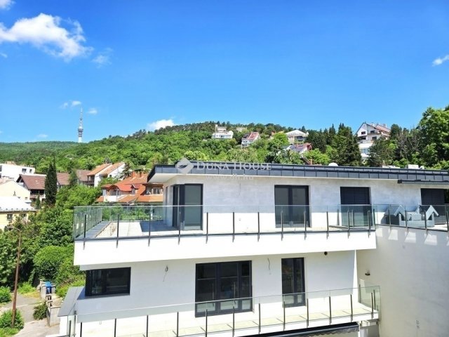 Eladó téglalakás, Pécsett 169.9 M Ft, 4 szobás