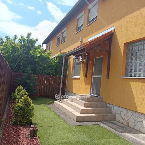 Eladó téglalakás, Vecsésen 75 M Ft, 3+1 szobás