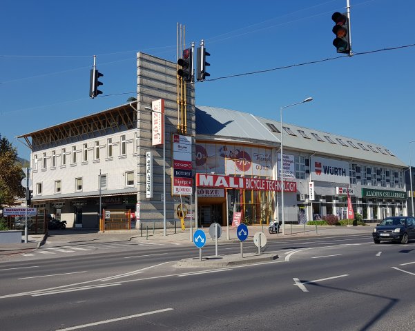 Kiadó ipari ingatlan, Budapesten, III. kerületben, Bécsi úton