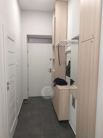Kiadó téglalakás, albérlet, VIII. kerületben, Corvin közben