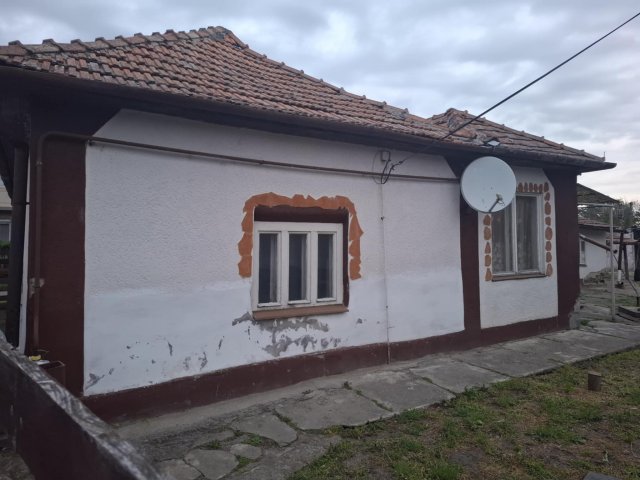 Eladó családi ház, Jászalsószentgyörgyon 13.5 M Ft, 3+1 szobás
