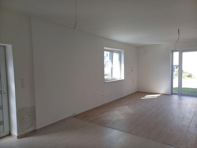 Eladó iroda, Szombathelyen 41.9 M Ft, 2 szobás