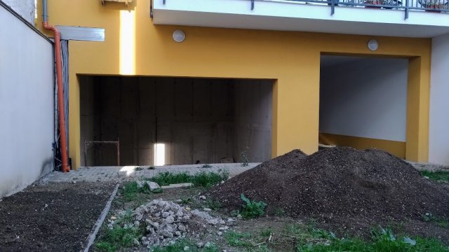 Eladó garázs, Sopronban, Rákóczi utcában 6.5 M Ft