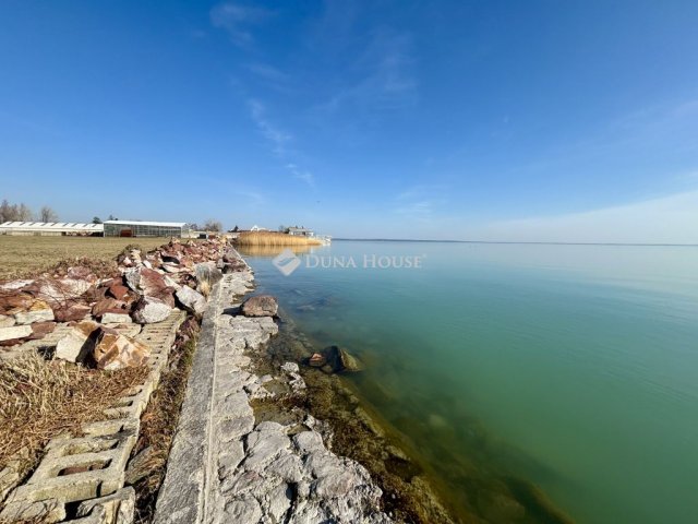 Eladó telek, Balatonkenesén 6500 M Ft / költözzbe.hu
