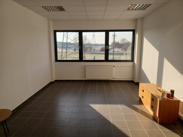 Kiadó iroda, Győrött 1200 E Ft / hó, 8 szobás