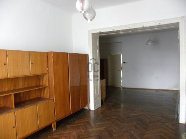 Eladó téglalakás, Mohácson 23 M Ft, 3 szobás