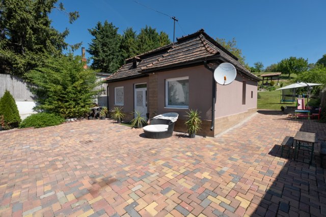 Eladó családi ház, Tatabányán 55 M Ft, 3 szobás