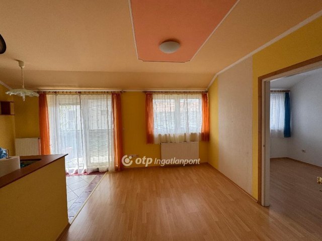 Eladó téglalakás, Mosonmagyaróváron 44.9 M Ft, 1+1 szobás