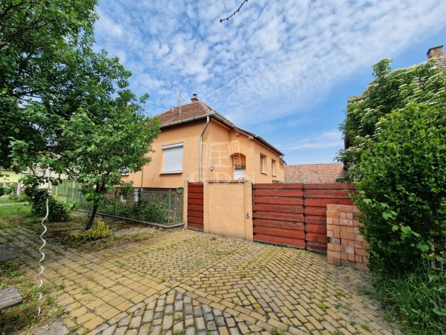 Eladó családi ház, Bagon 57 M Ft, 3 szobás