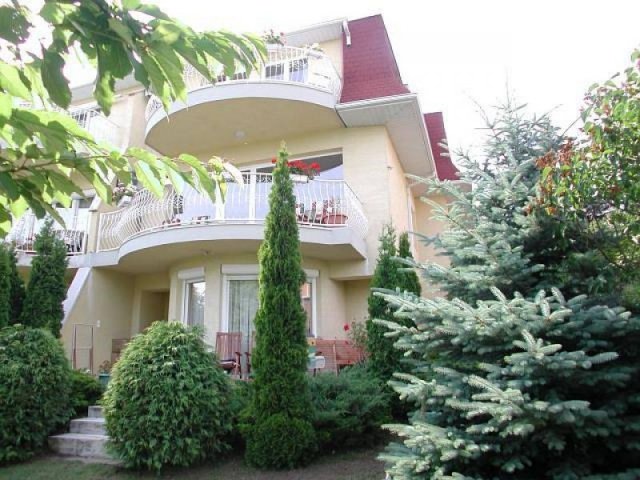 Eladó ikerház, Budapesten, II. kerületben 450 M Ft, 8 szobás