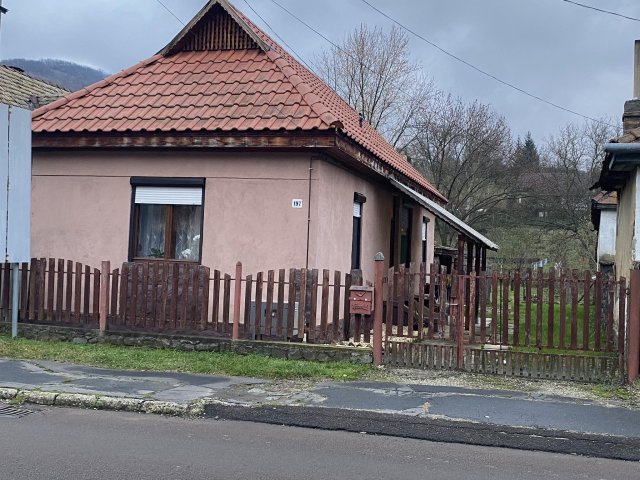 Eladó családi ház, Somoskőújfalun 9.9 M Ft