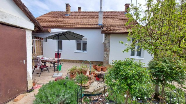 Eladó családi ház, Dombóváron 35.9 M Ft, 3 szobás