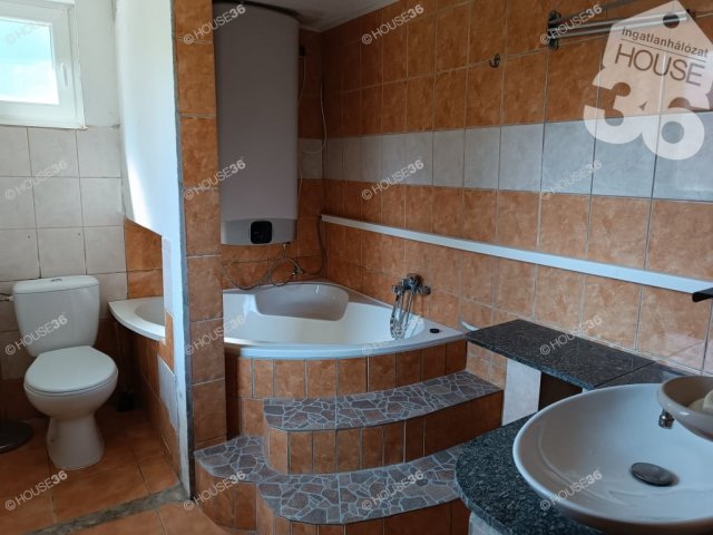 Eladó családi ház, Tiszaalpáron 15.9 M Ft, 2 szobás