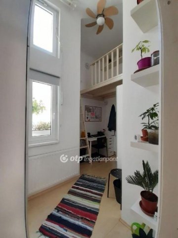 Eladó téglalakás, Budapesten, VI. kerületben 86.5 M Ft