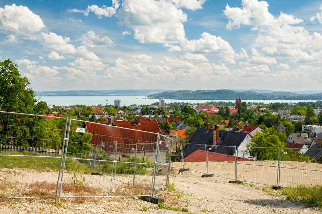 Eladó telek, Balatonfüreden, Cholnoky Jenő utcában 310 M Ft