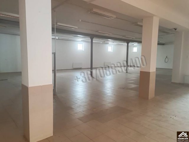 Eladó üzlethelyiség, Újhartyánon 0.25 M Ft