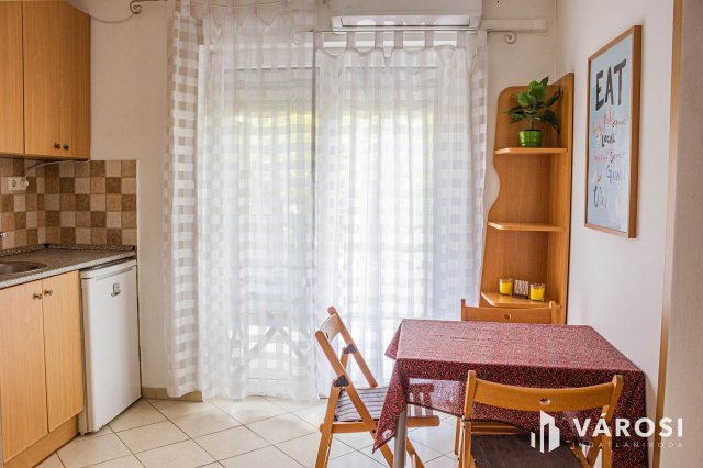 Kiadó téglalakás, albérlet, Szegeden 180 E Ft / hó, 1+1 szobás