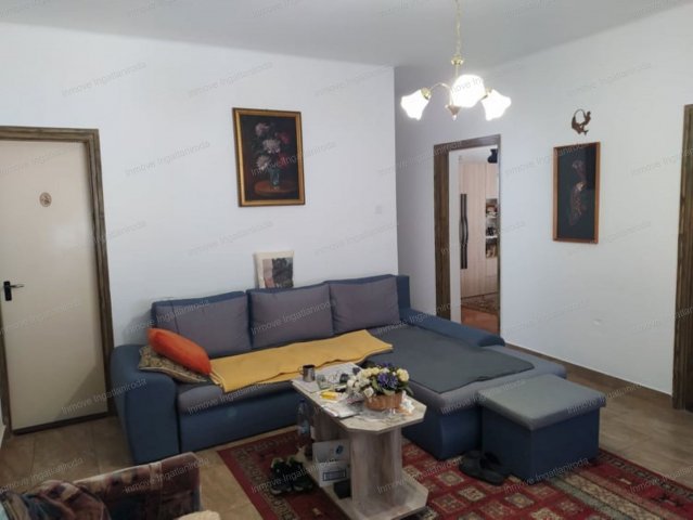 Eladó családi ház, Balatonfenyvesen 77 M Ft, 7 szobás