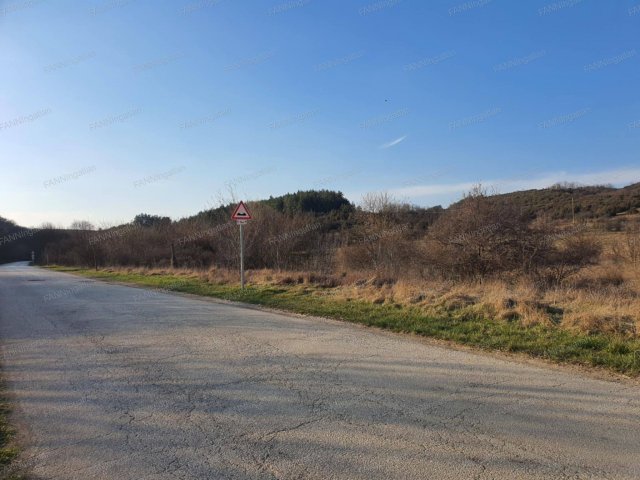 Eladó mezogazdasagi ingatlan, Bajnán 8.9 M Ft