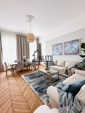 Kiadó téglalakás, albérlet, Budapesten, VI. kerületben