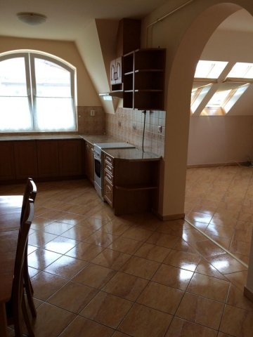 Kiadó téglalakás, albérlet, Debrecenben 270 E Ft / hó, 3 szobás