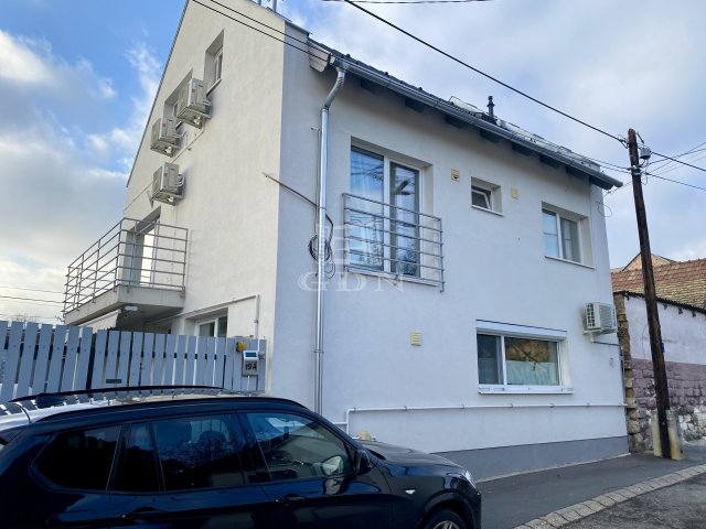 Eladó téglalakás, Budaörsön 128.9 M Ft, 4+1 szobás