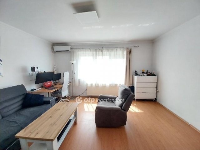 Eladó téglalakás, Nyíregyházán 26.5 M Ft, 1 szobás
