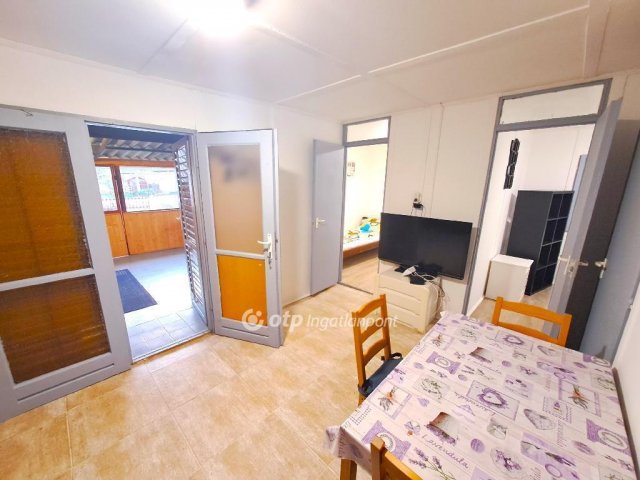 Eladó nyaraló, Tiszakécskén 39.9 M Ft, 4 szobás