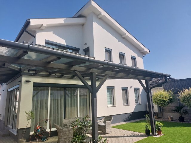 Eladó családi ház, Levélen 0.158 M Ft, 6 szobás