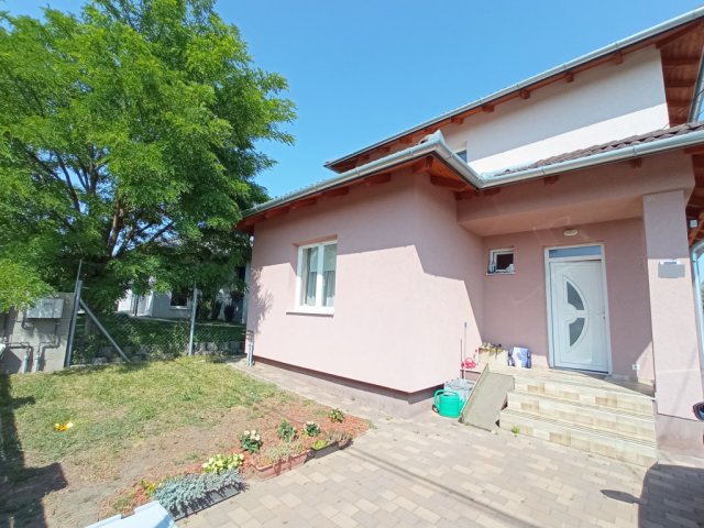 Eladó családi ház, Ecseren 127 M Ft, 6 szobás