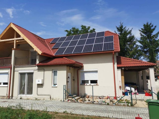 Eladó ikerház, Tatabányán 89.9 M Ft, 4 szobás
