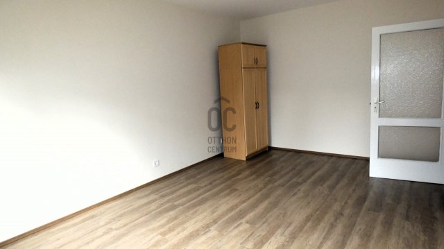 Kiadó panellakás, albérlet, Debrecenben 180 E Ft / hó, 3 szobás