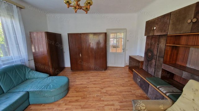 Eladó családi ház, Törtelen 25 M Ft, 3 szobás