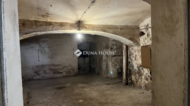 Eladó üzlethelyiség, Budapesten, IX. kerületben 50 M Ft