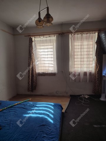 Eladó családi ház, Ácson 17 M Ft, 4 szobás