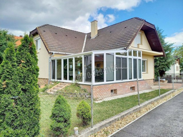 Eladó családi ház, Szigetszentmiklóson 168 M Ft, 5 szobás