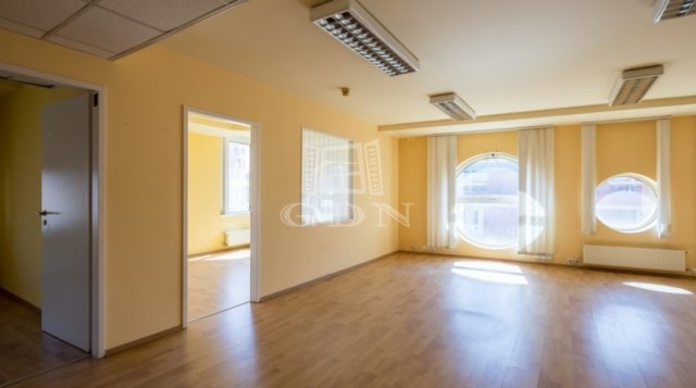 Kiadó iroda Budapest, VIII. kerület, B kat. Irodaház IV.em 627 m² iroda, 4. emelet