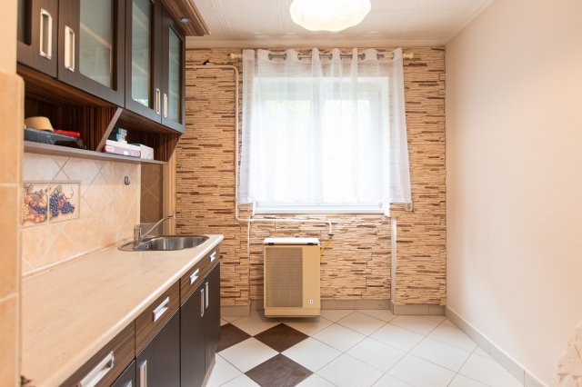 Kiadó téglalakás, albérlet, Miskolcon, Gyula utcában, 1 szobás